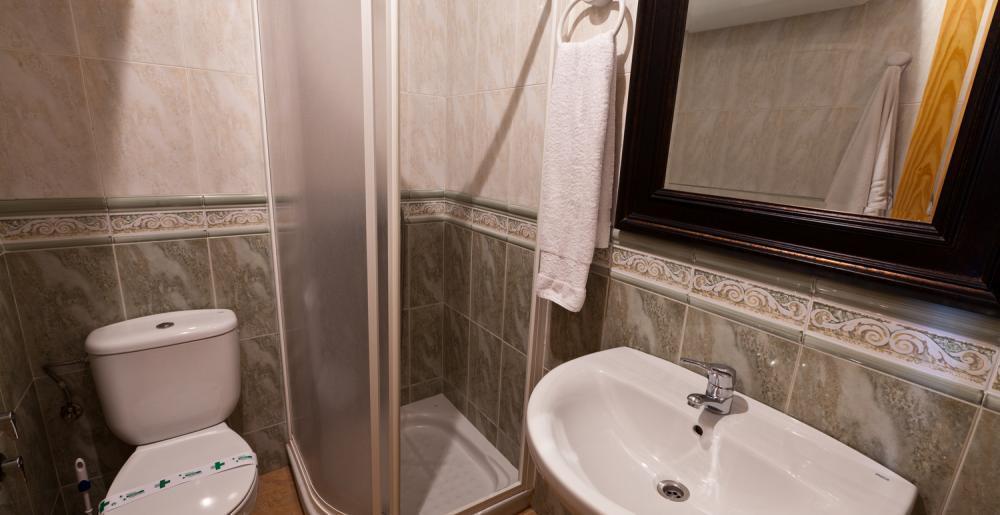 Apartamentos Castillo Cazorla Bilik gambar